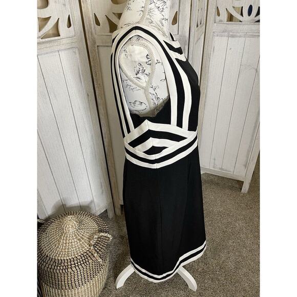 Adrianna Papell Black and White Sheath Dress Size 12 Colorblock - Picture 2 of 8